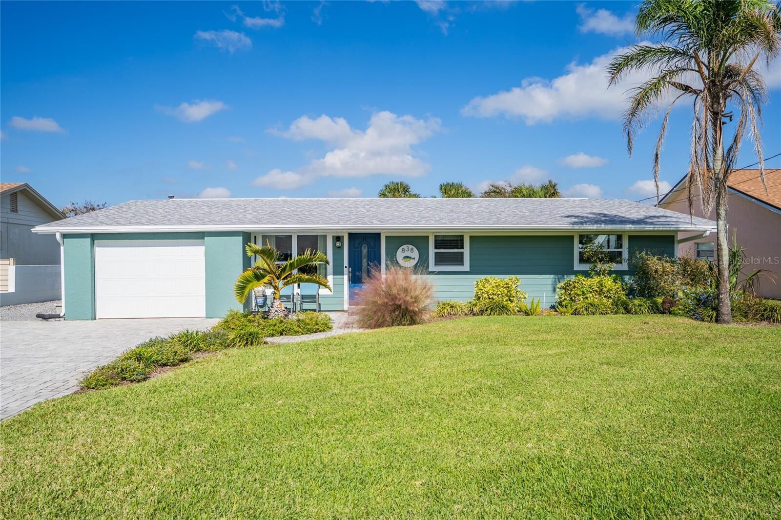 Property Photo: 838 E 17th Avenue FL 32169