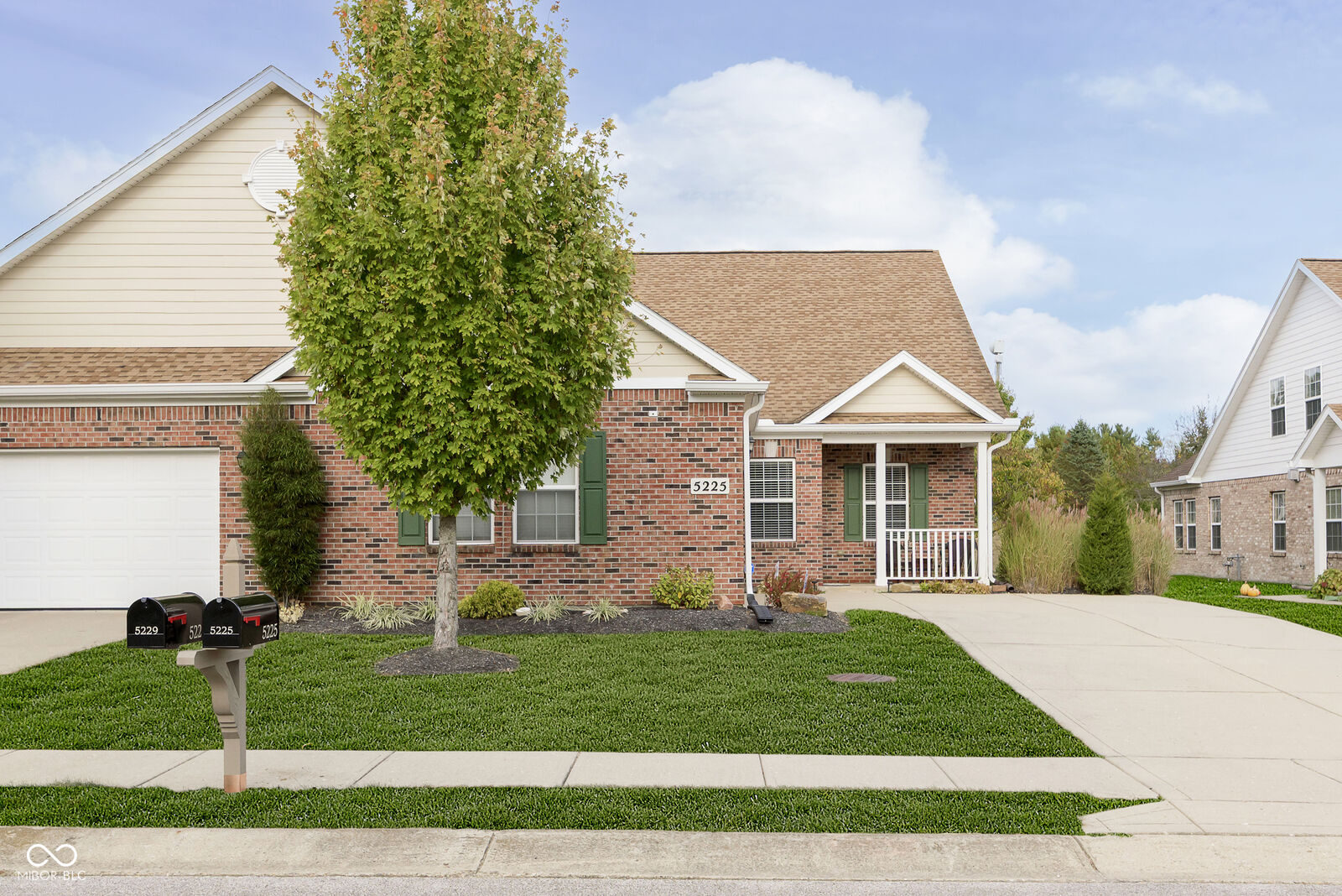 Property Photo:  5225 Dunewood Way  IN 46123 