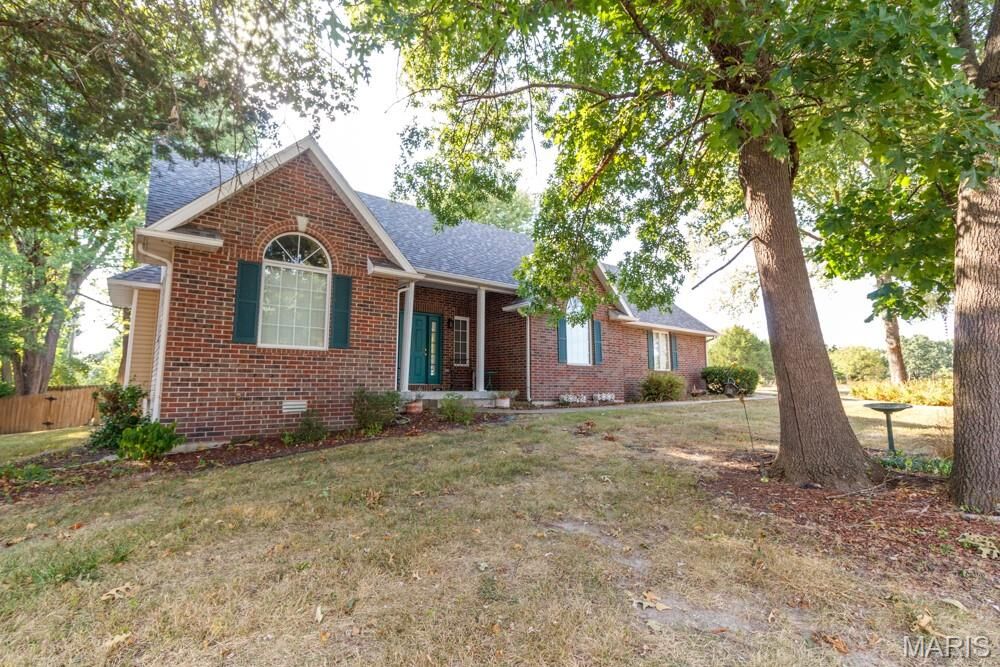 Property Photo:  824 Rosewood Drive  MO 65536 