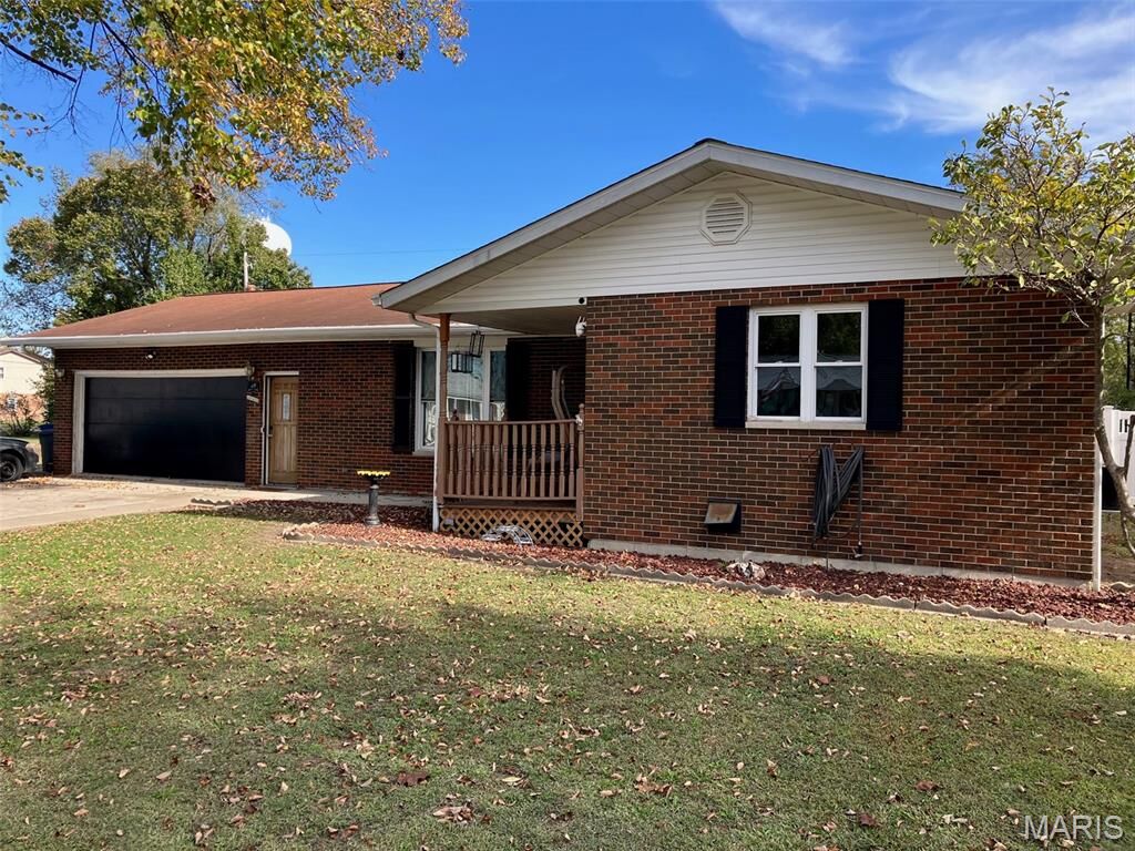 Property Photo:  49 Walnut Circle  IL 62216 