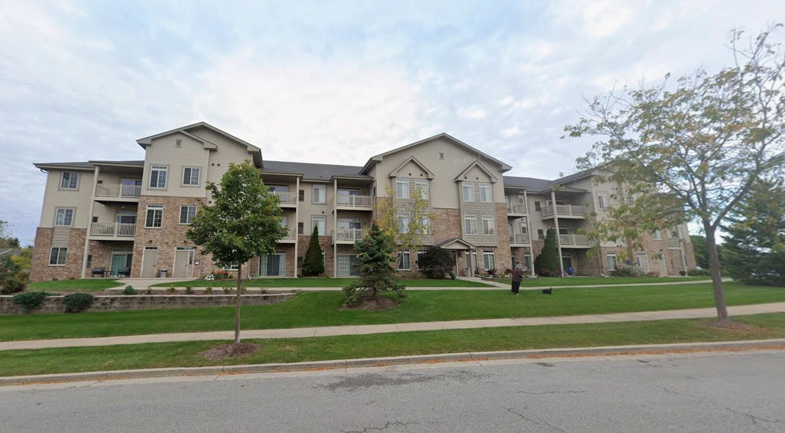 Property Photo: W197n16925 Stonewall Dr 212 WI 53037