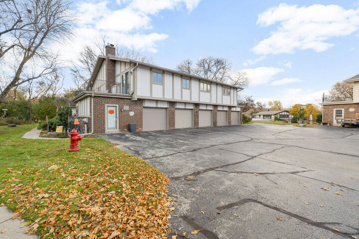 Property Photo: 17849 Nassau Dr Bldg Ec2 WI 53045
