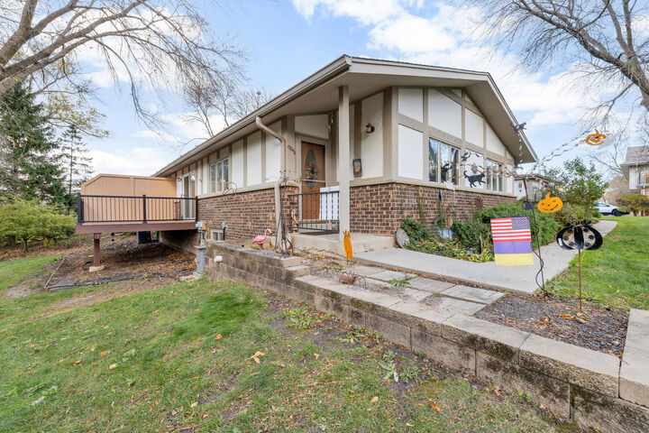 Property Photo:  17849 Nassau Dr Bldg Ec2  WI 53045 