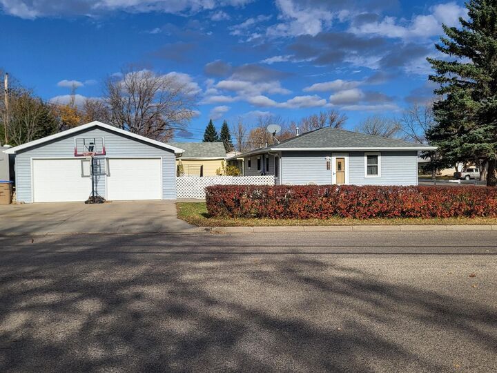 Property Photo:  2001 6th St NW Minot  ND 58703 