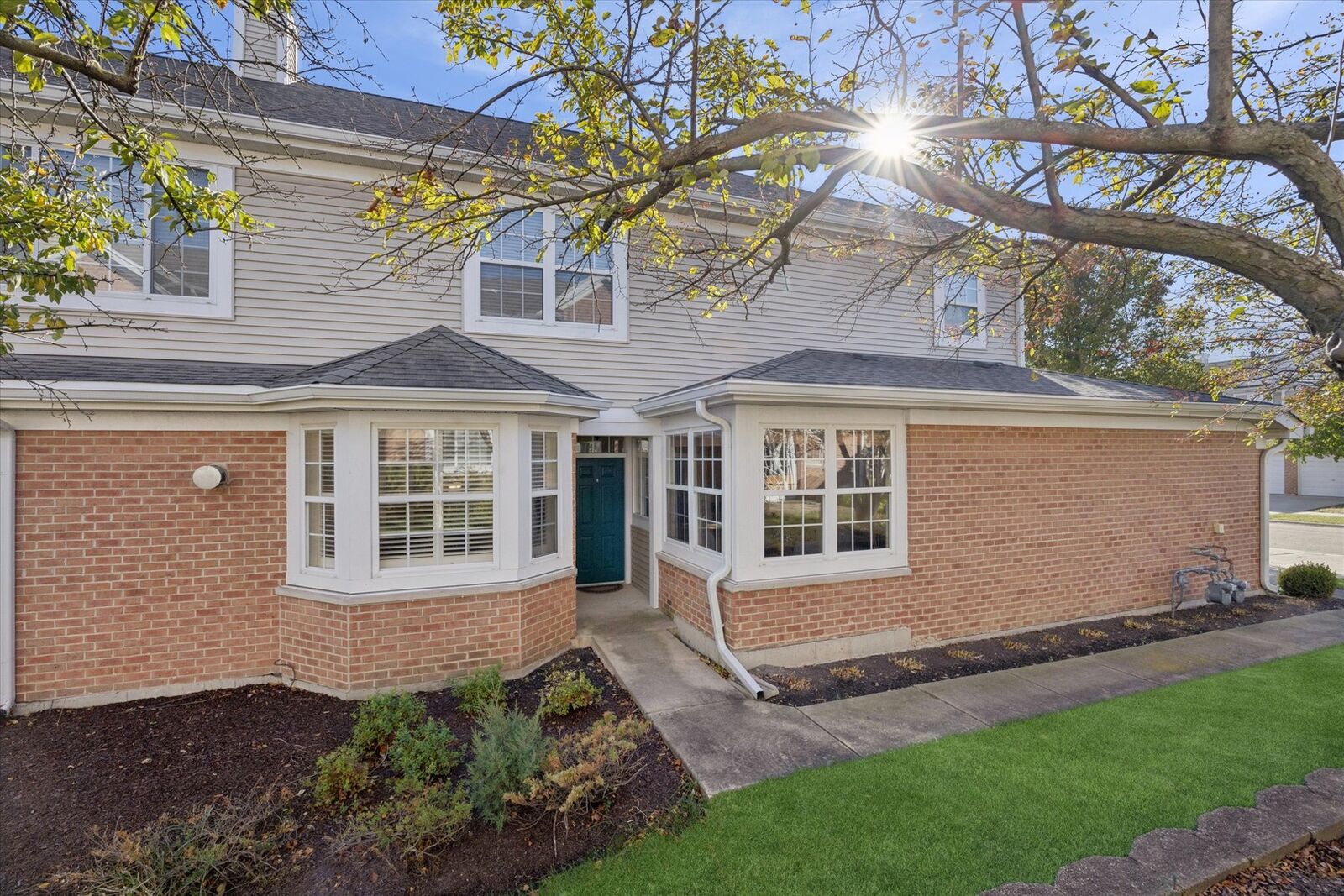 Property Photo:  2507 Camberley Circle 1-810  IL 60154 