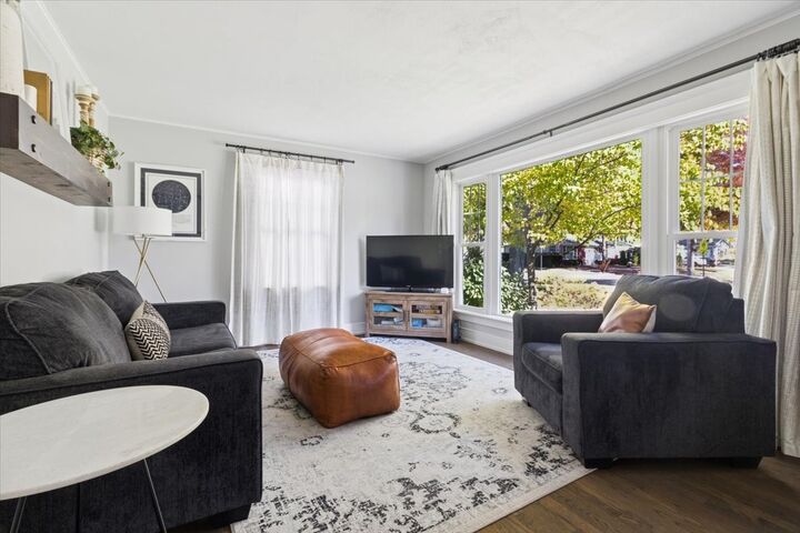 Property Photo: 746 N Pine Avenue IL 60004