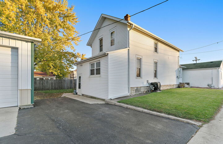 Property Photo: 1305 E Lincoln Highway IL 60115