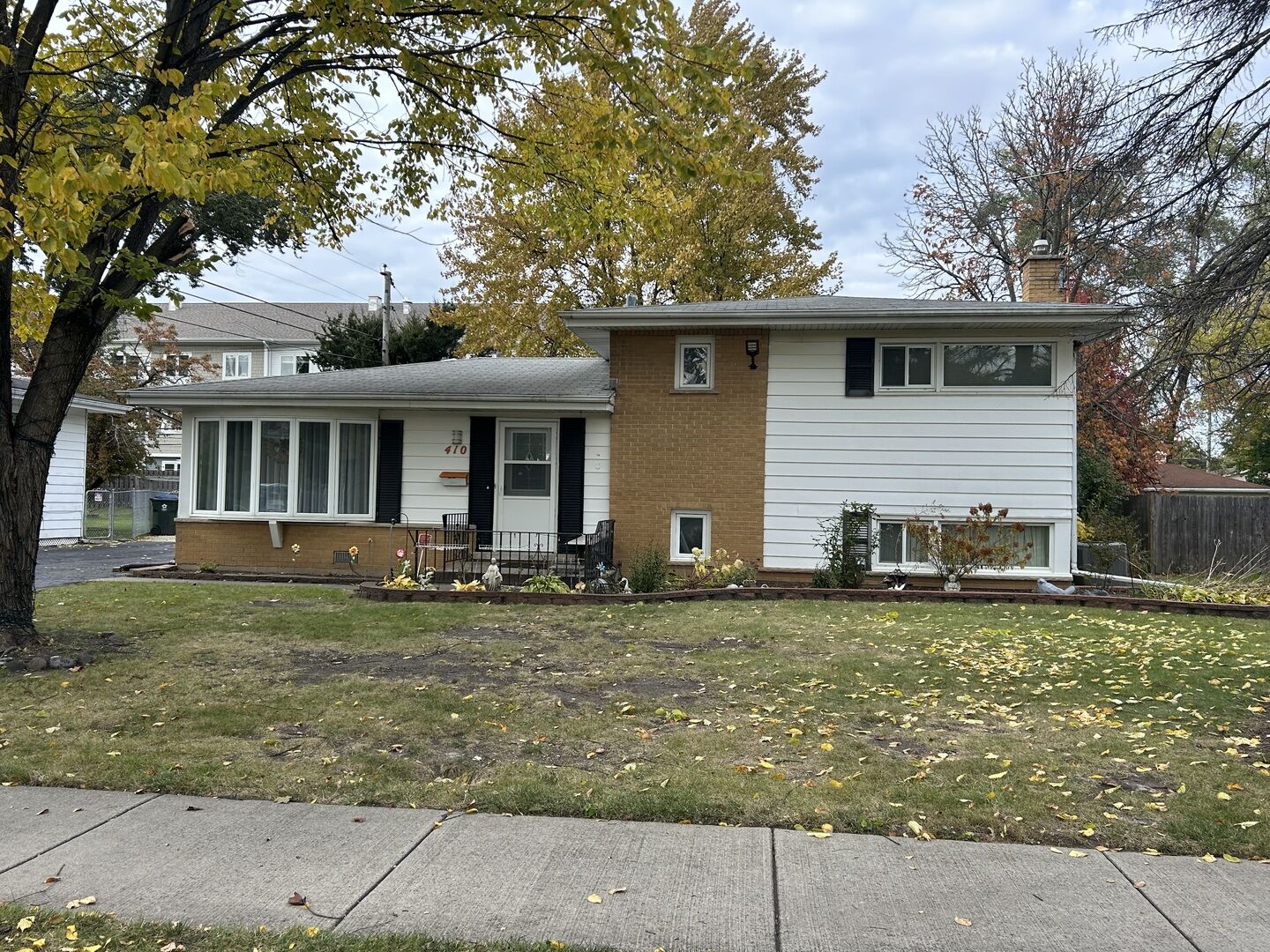 Property Photo: 410 E Garwood Avenue IL 60056