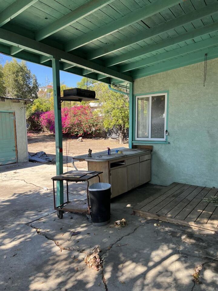 Property Photo:  696 Garfield Ave  CA 92020 