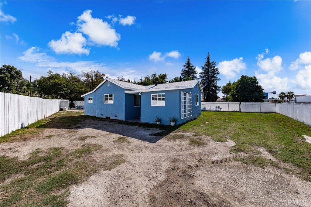 Property Photo:  1585 S Tippecanoe Avenue  CA 92408 