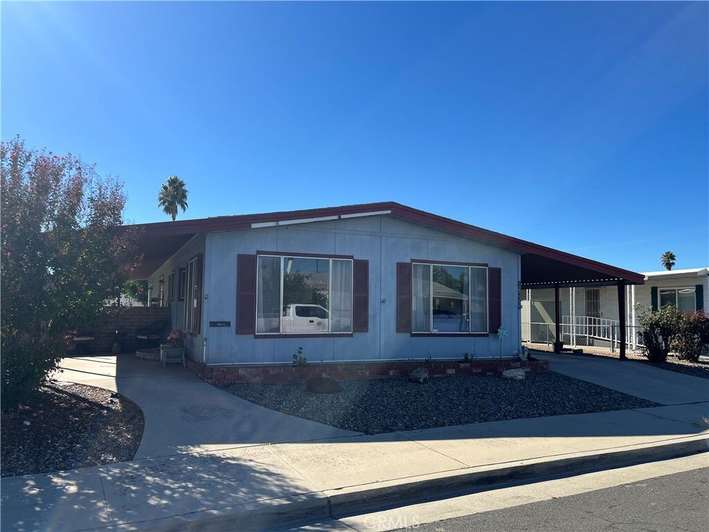 Property Photo: 1645 Sonora CA 92543