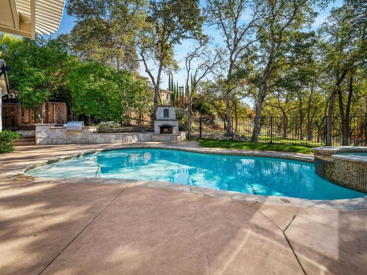 Property Photo: 612 Lida Court CA 95762