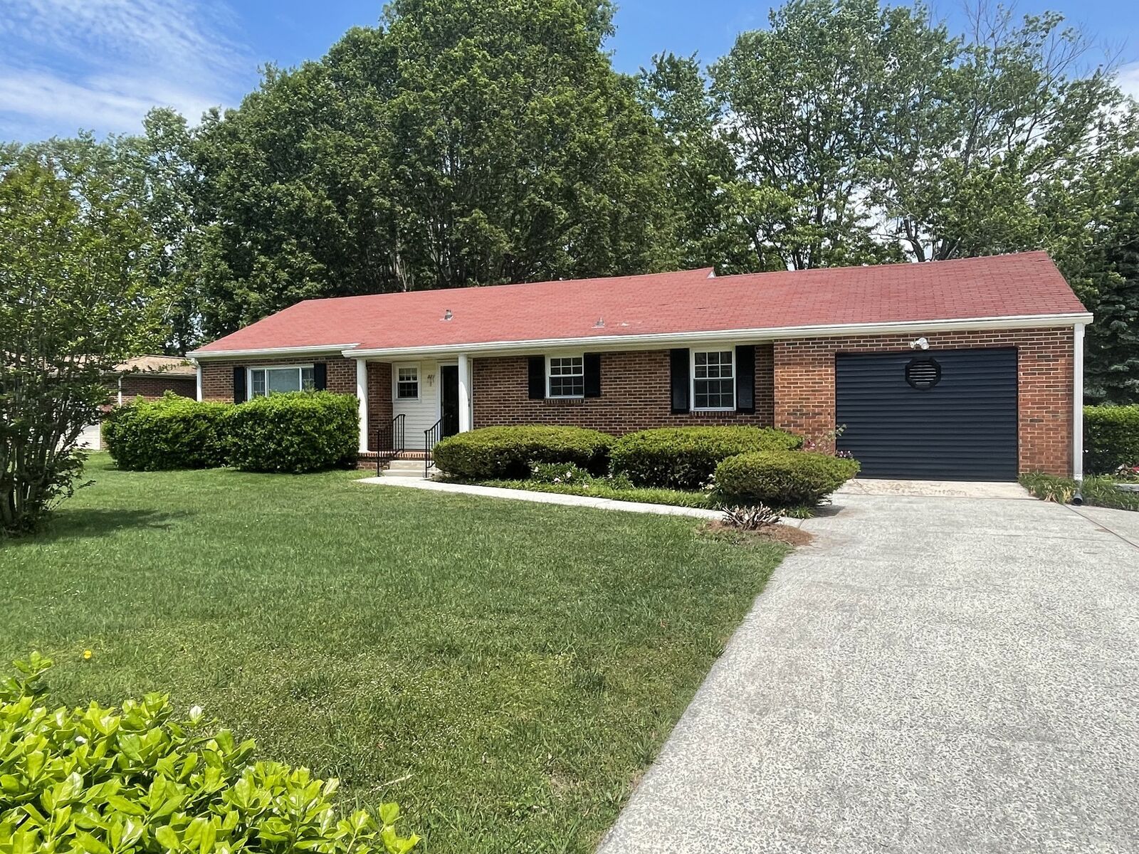 Property Photo:  321 Druid Ln  TN 37388 