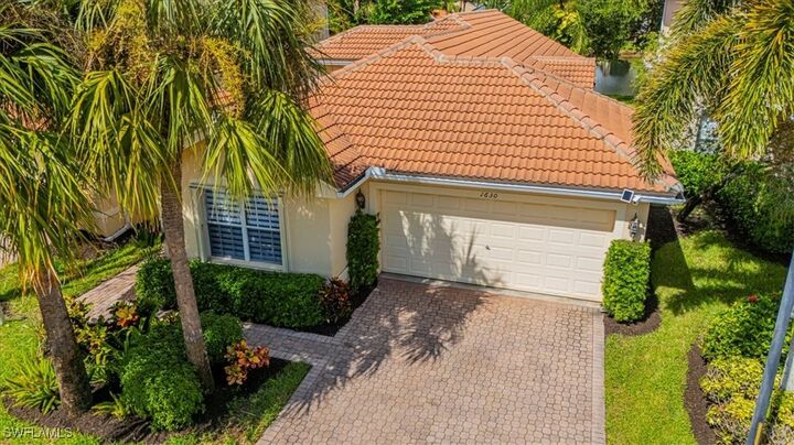 Property Photo:  1630 Triangle Palm Terrace  FL 34119 