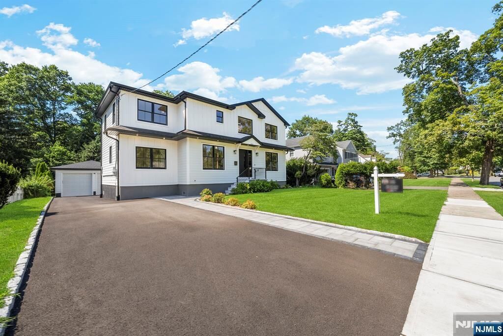 Property Photo:  326 Northern Parkway  NJ 07450 