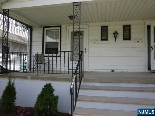 Property Photo:  40-42 Lewis Place 40  NJ 07512 