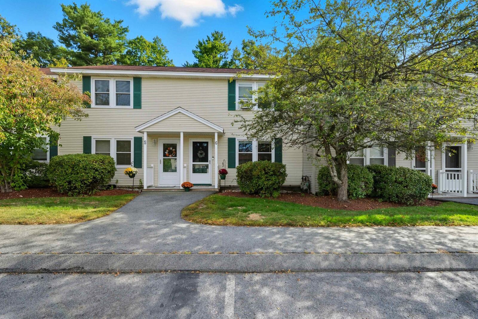 Property Photo: 1035 S Mammoth Road NH 03109