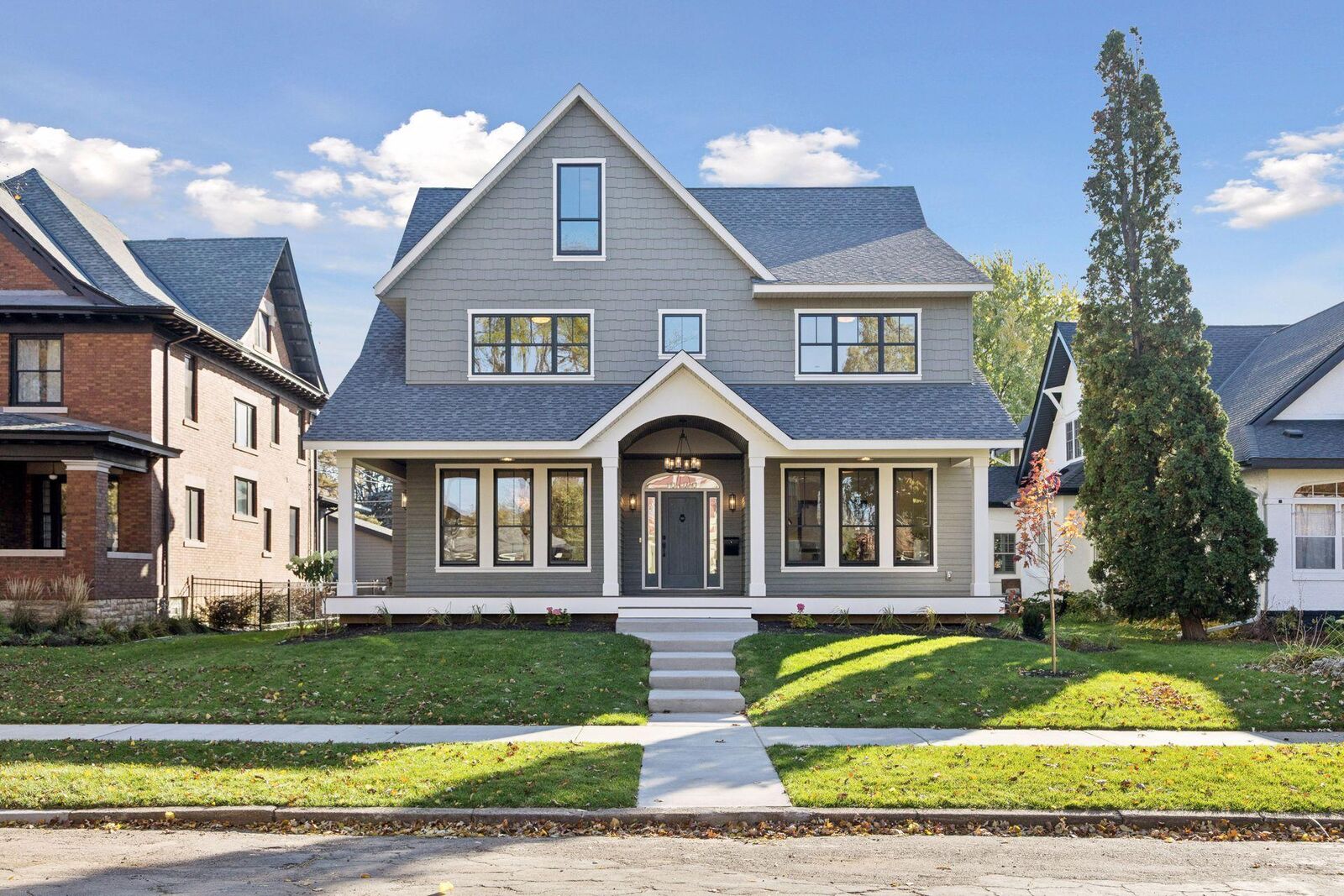 Property Photo: 1532 Lincoln Avenue MN 55105