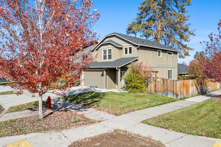 Property Photo: 20376 SE Lois Way OR 97702