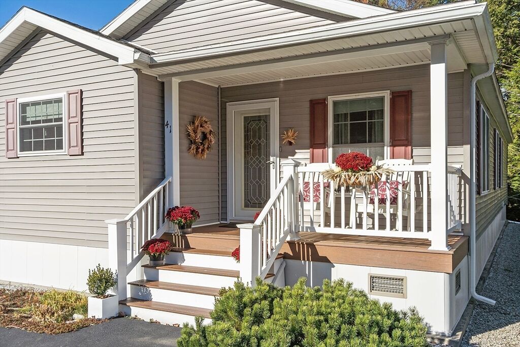 Property Photo:  41 Peggi Ln  MA 01475 