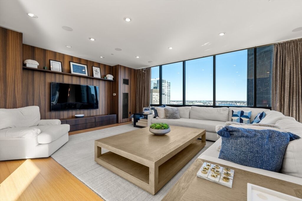 Property Photo:  45 Province St 2404  MA 02108 