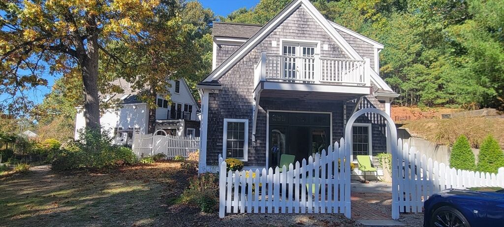 Property Photo: 22 Wapping Road Carriage Hs MA 02364