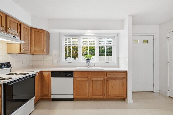 Property Photo:  585 Sheridan St 44  MA 01020