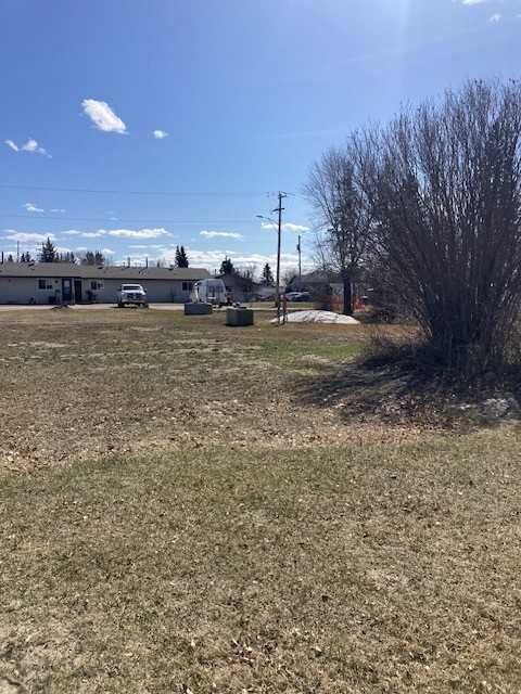 Property Photo:  10213 100 Street  AB T0H 2C0