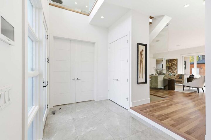 Property Photo:  411 47 Avenue SW  AB T2S 1C3 