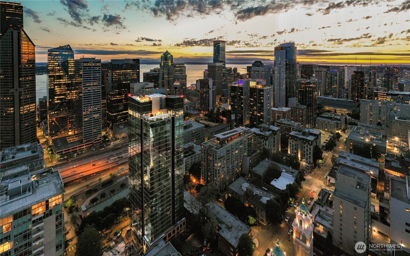 Property Photo:  800  Columbia Street 1705  WA 98104 