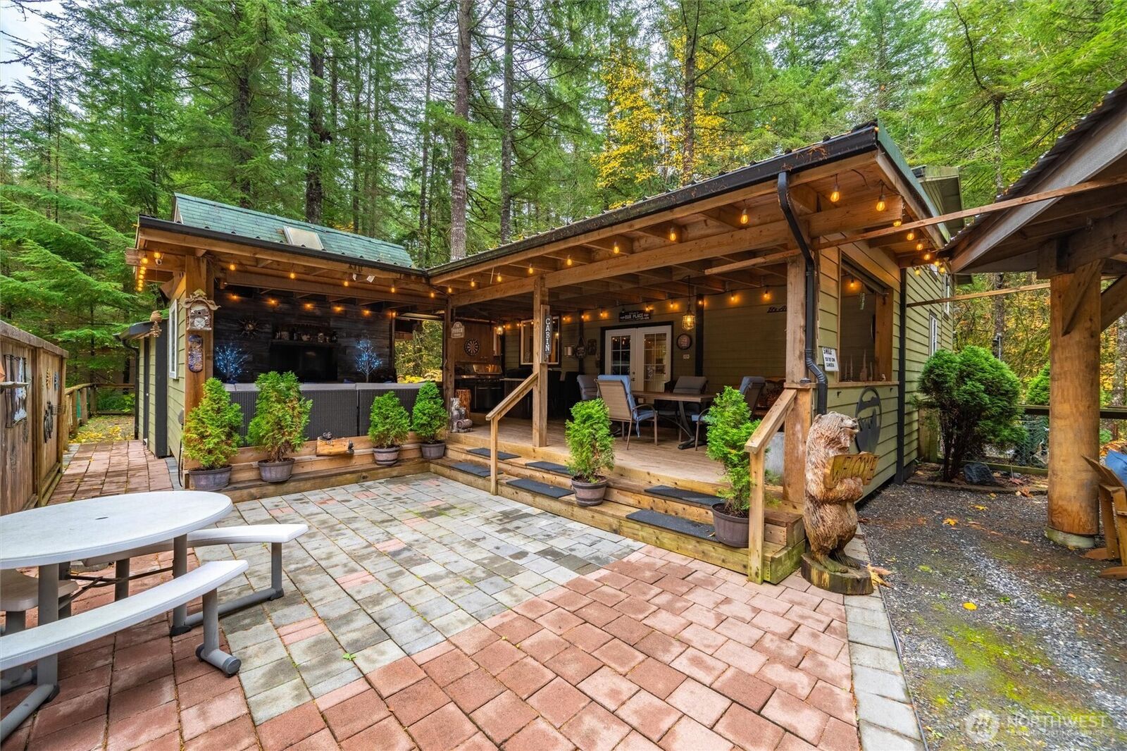 Property Photo: 1015 Maple Lane WA 98295