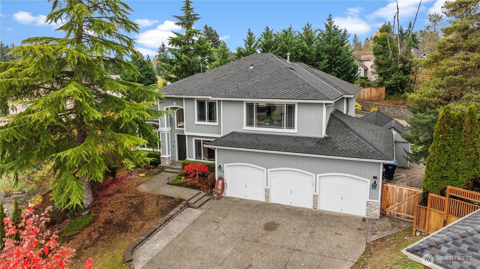 Property Photo:  709 SW 353rd Place  WA 98023 