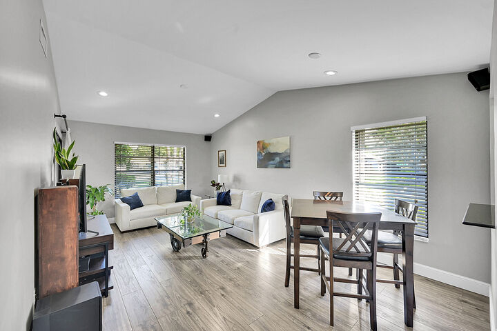 Property Photo:  16 Via De Casas Norte 16  FL 33426 