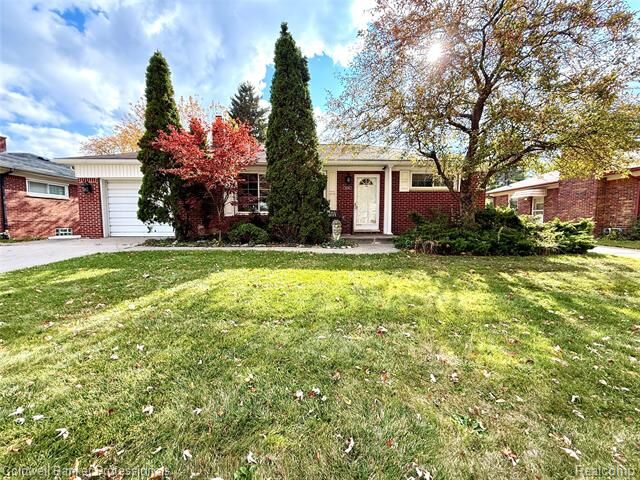 Property Photo: 16766 Sprenger Avenue MI 48021