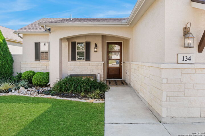 Property Photo:  134 Bedingfeld  TX 78231 