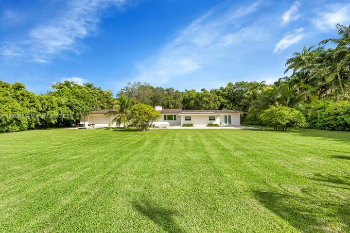 Property Photo: 10110 SW 66th St FL 33173