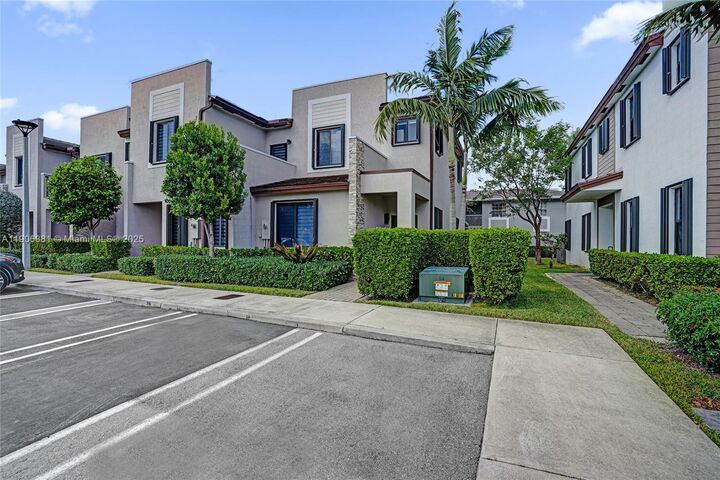 Property Photo:  391 NE 208th Ter 391  FL 33179 