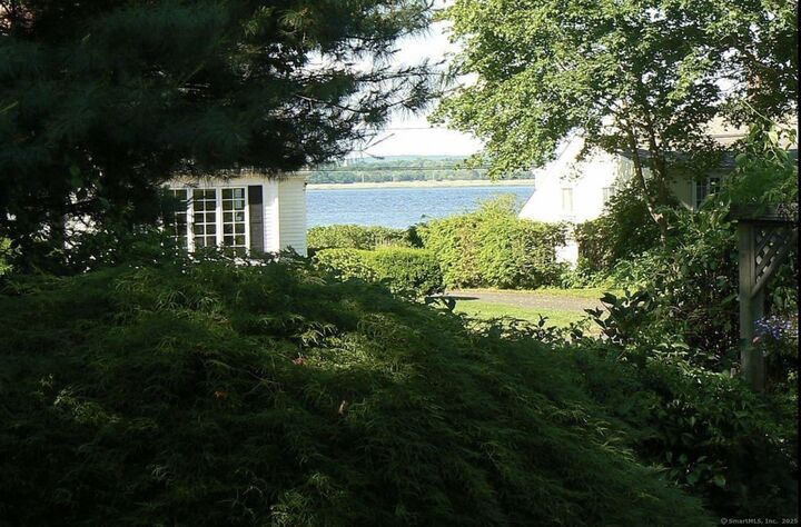 Property Photo: 4 Gibbons Circle CT 06475