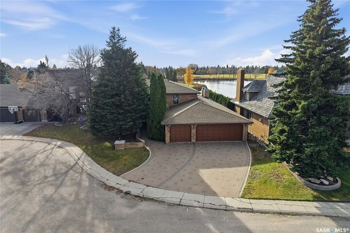 118 Lakeshore Terrace  Saskatoon SK S7J 3X6 photo