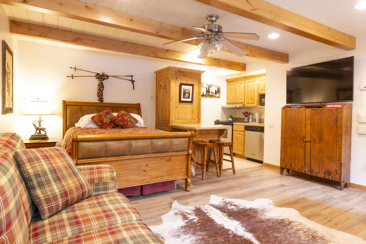 Property Photo:  1071 Atelier Condo Drive Dr  ID 83353