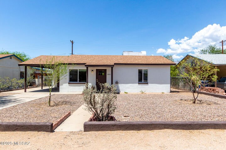 Property Photo: 2549 E Sylvia Street AZ 85716