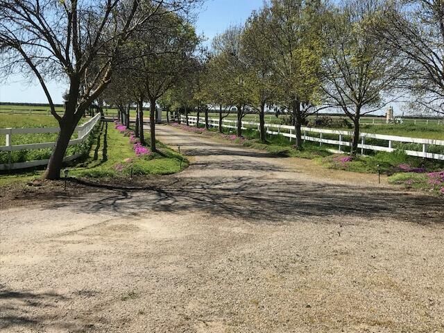 Property Photo: 1448 S Westwood Road CA 93257