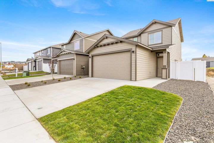 Property Photo: 7487 Grapevine Ct WA 99353