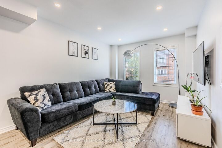 Property Photo:  98 Aspen Park Way  ON L1N 9M6 