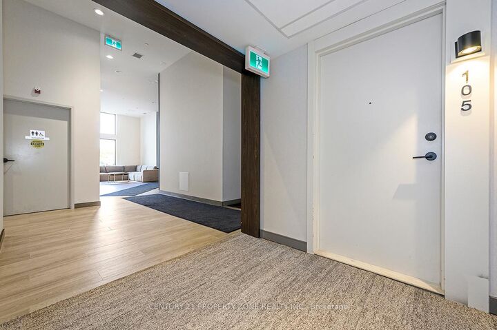 Photo de la propriété: 8010 Derry Road W Th 105 ON L9T 2X5