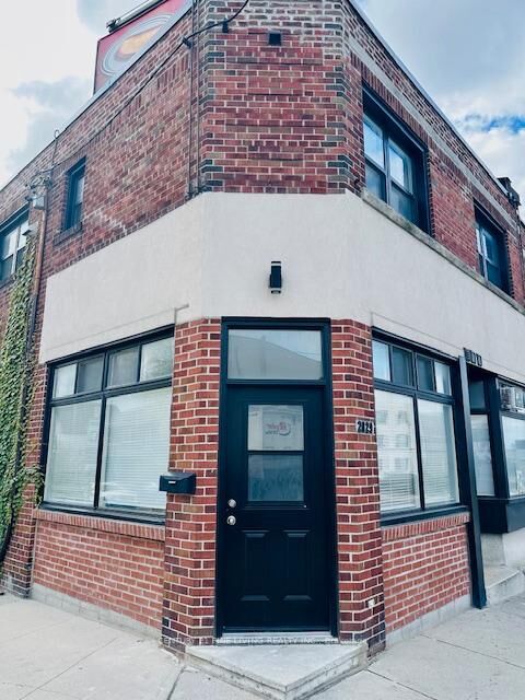 Property Photo: 2029 Eglinton Avenue W ON M6E 2K4