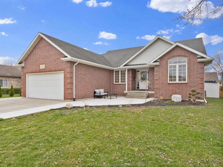 132 Prince Albert Street North  Kingsville ON N9Y 1J7 photo