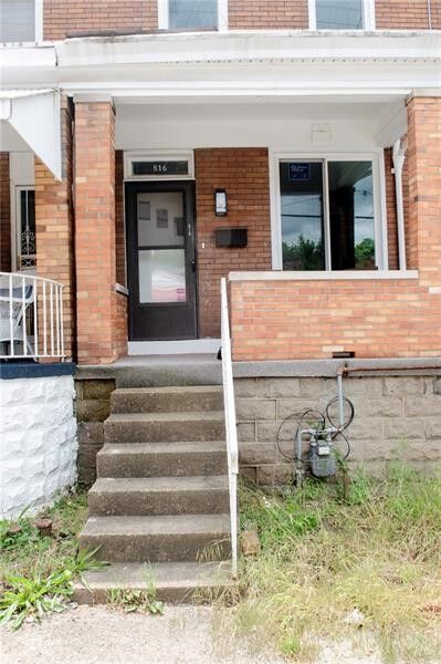 Property Photo: 816 Anaheim St PA 15219