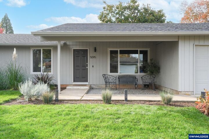 Property Photo: 5095 Cultus Av SE OR 97306