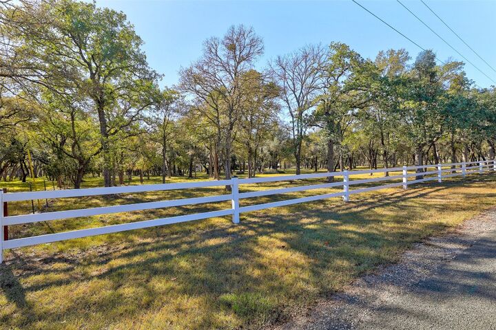 Property Photo: 30309 Live Oak Trail TX 78633